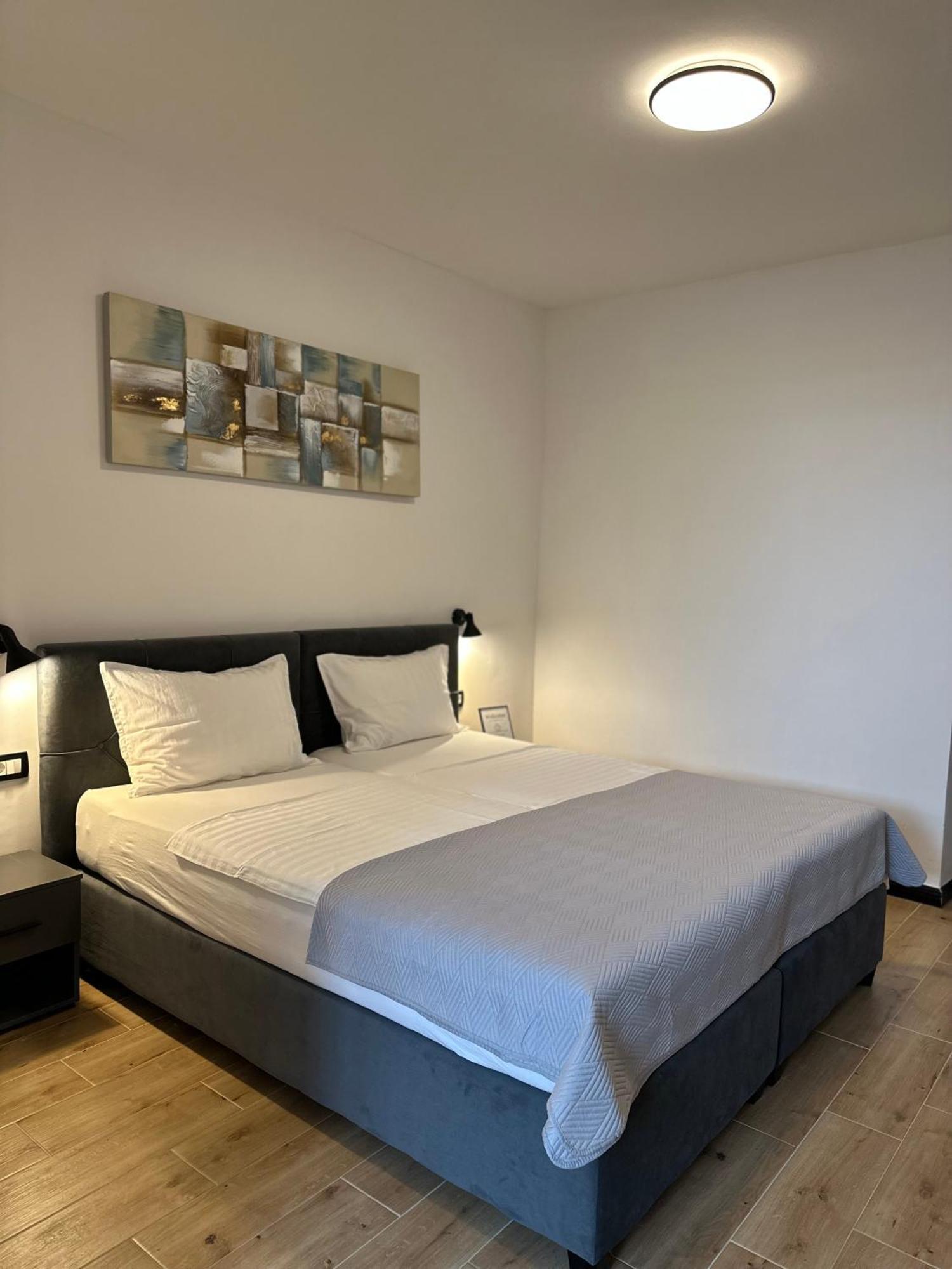 Crolivia Apartments Near Arena, Center Of Pula Exterior foto